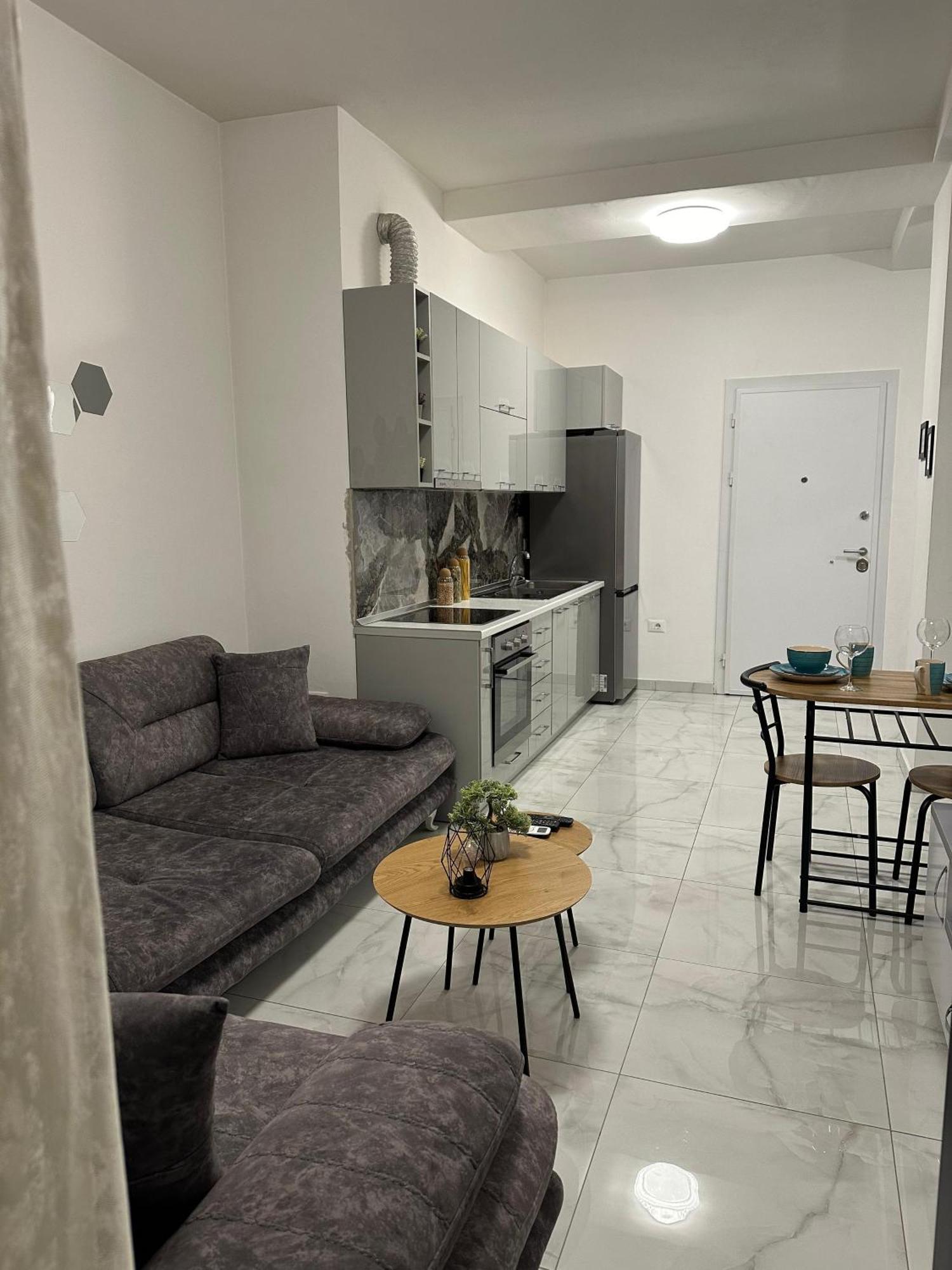 Second 1 Apartmán Tirana